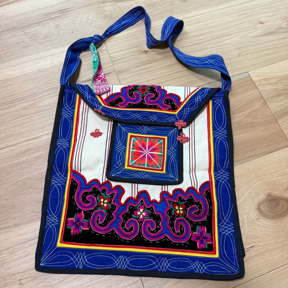 Hmong Hill Tribe (?) Crossbody Bag Women Large Blue Embroidered Folk Art